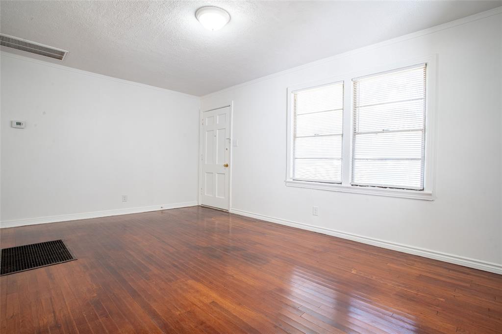 3323 W Clarendon Drive Property Photo 4