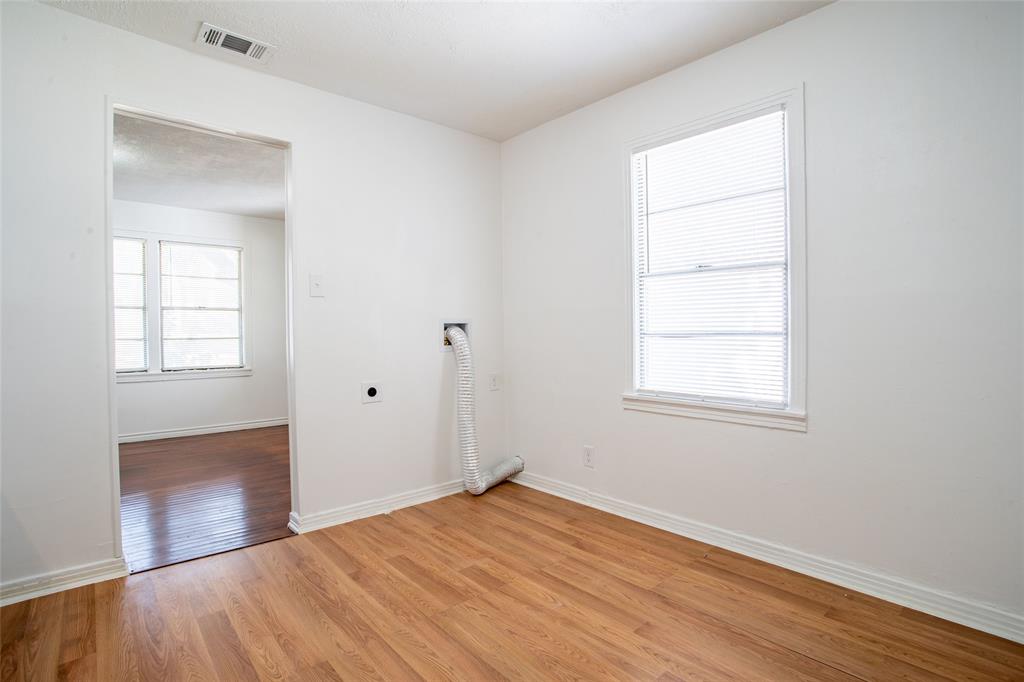 3323 W Clarendon Drive Property Photo 12