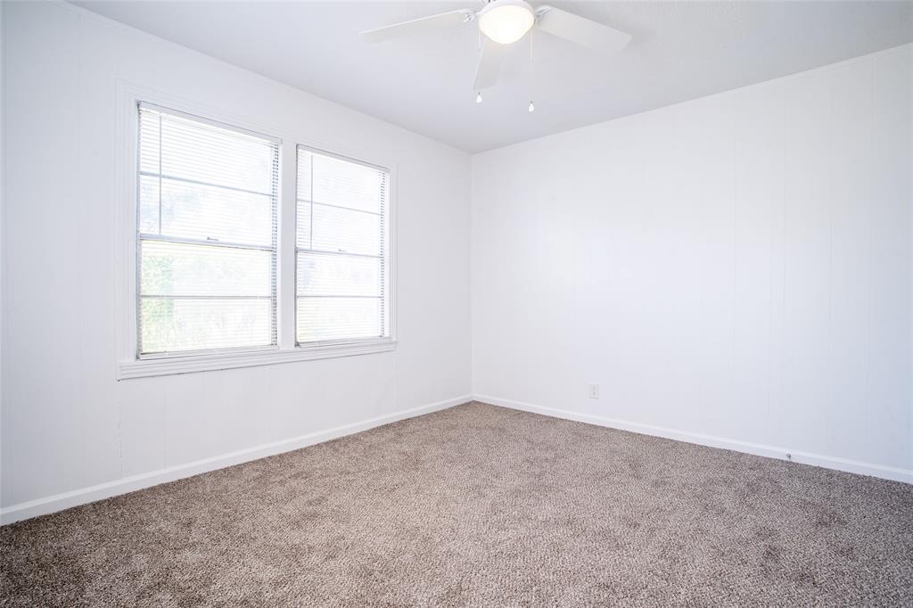 3323 W Clarendon Drive Property Photo 18