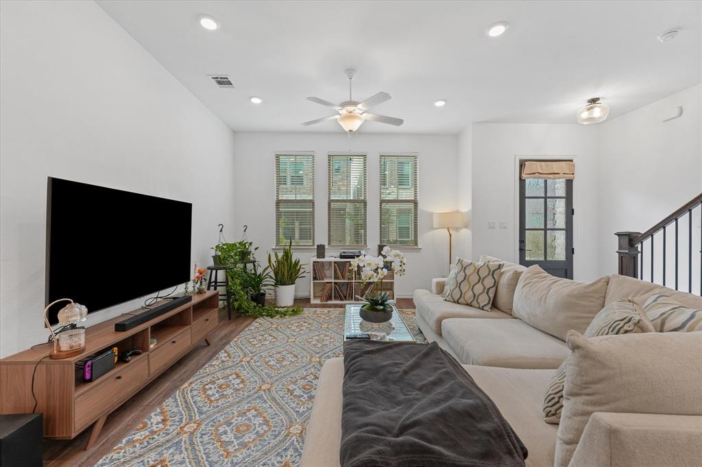 7562 Edgeware Road Property Photo 9