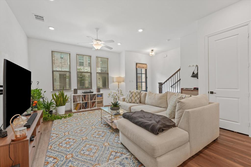 7562 Edgeware Road Property Photo 10