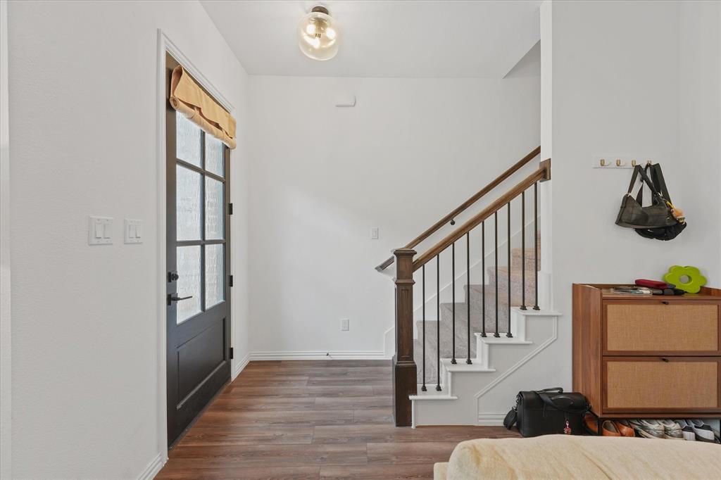 7562 Edgeware Road Property Photo 11