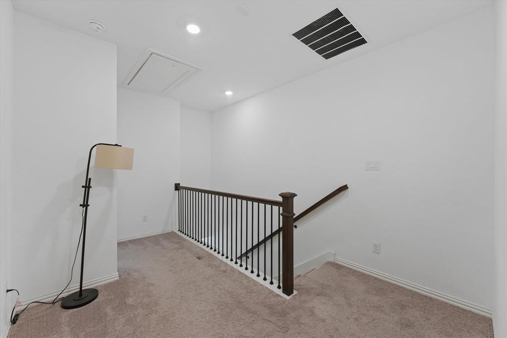 7562 Edgeware Road Property Photo 12