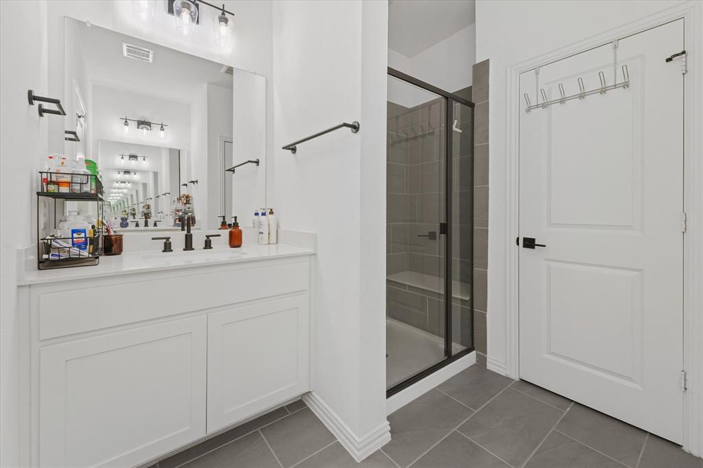 7562 Edgeware Road Property Photo 17