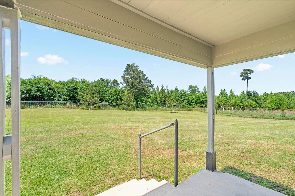 8869 County Road 1617 Property Photo 19