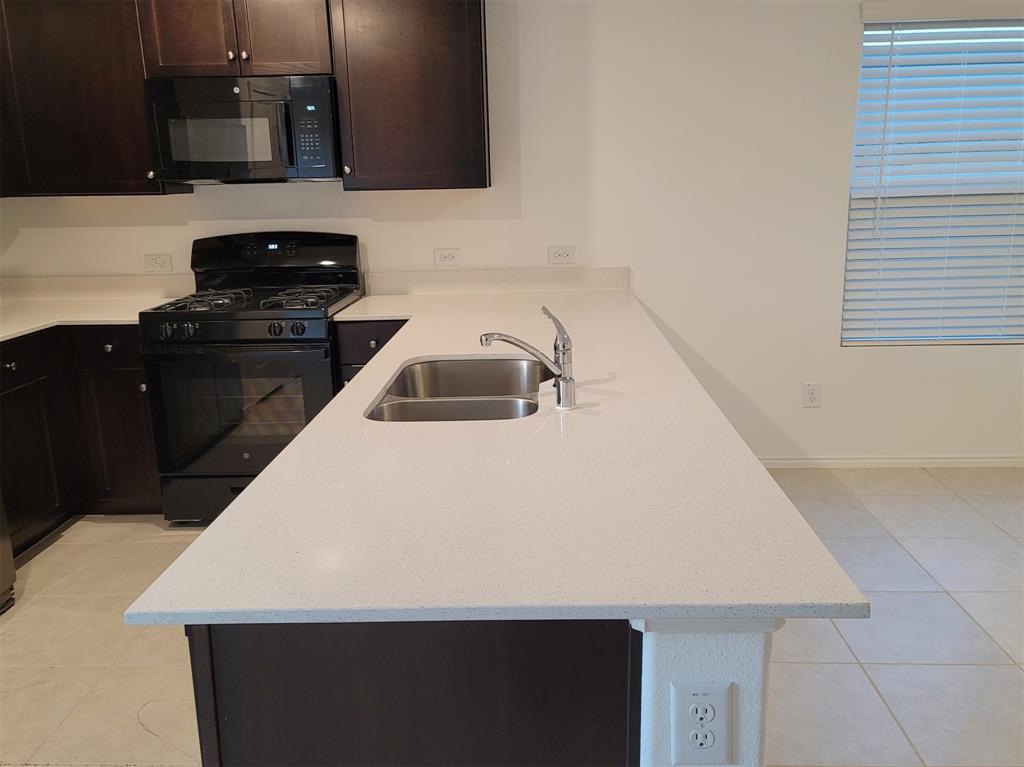 7513 Bluebell Lane Property Photo 6