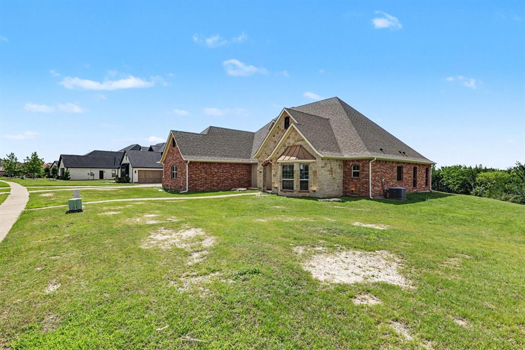 2016 Fox Bend Trace Property Photo 3