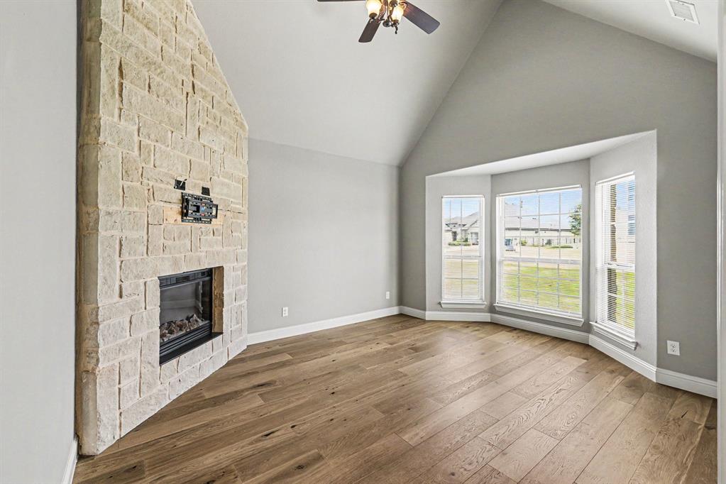 2016 Fox Bend Trace Property Photo 9