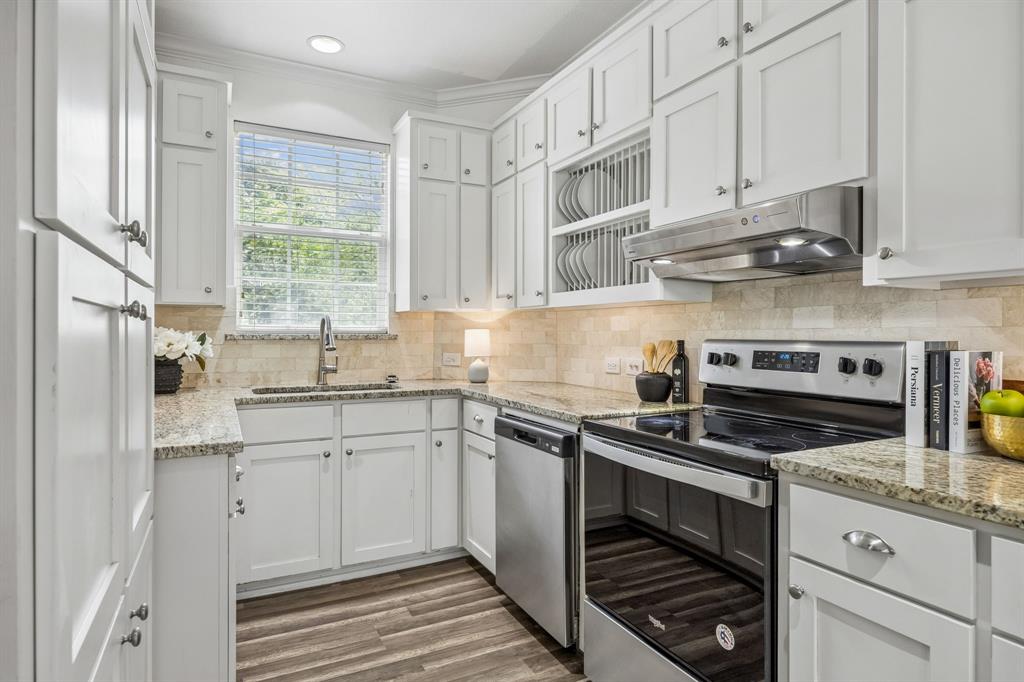 2113 Parkview Property Photo 1