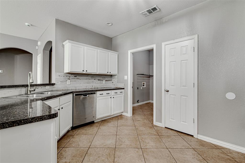 1015 Christine Street Property Photo 15