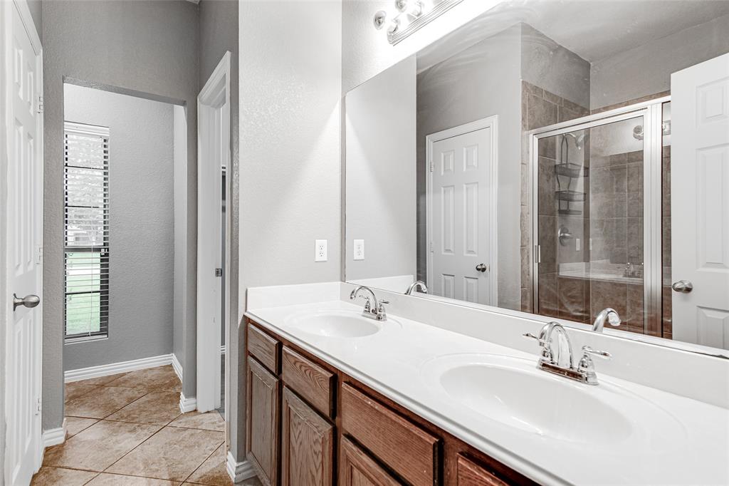 1015 Christine Street Property Photo 20