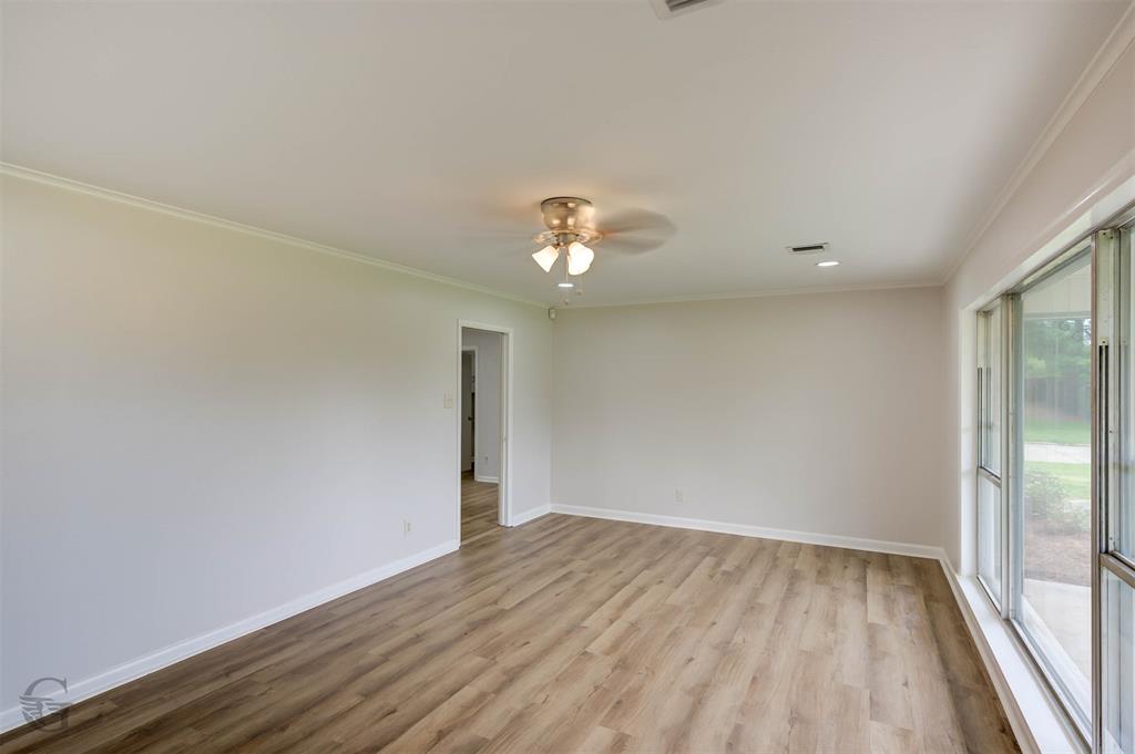 4128 Pines Road Property Photo 6