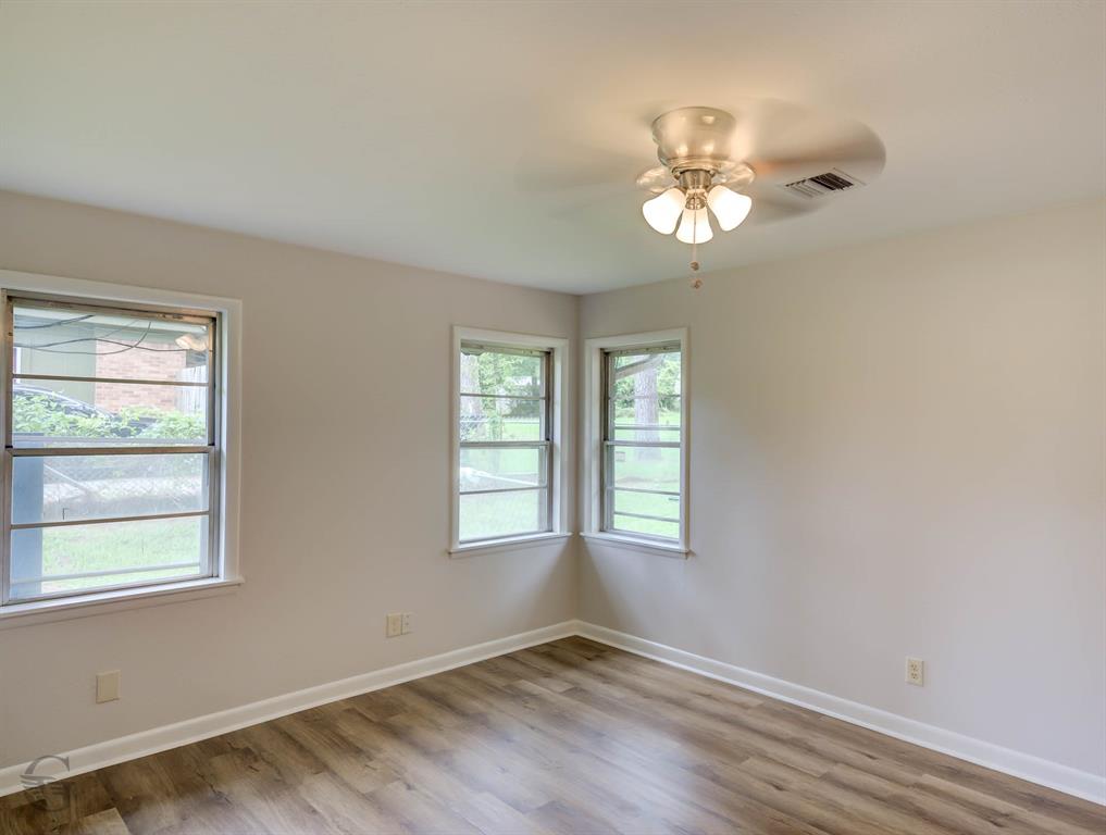4128 Pines Road Property Photo 13