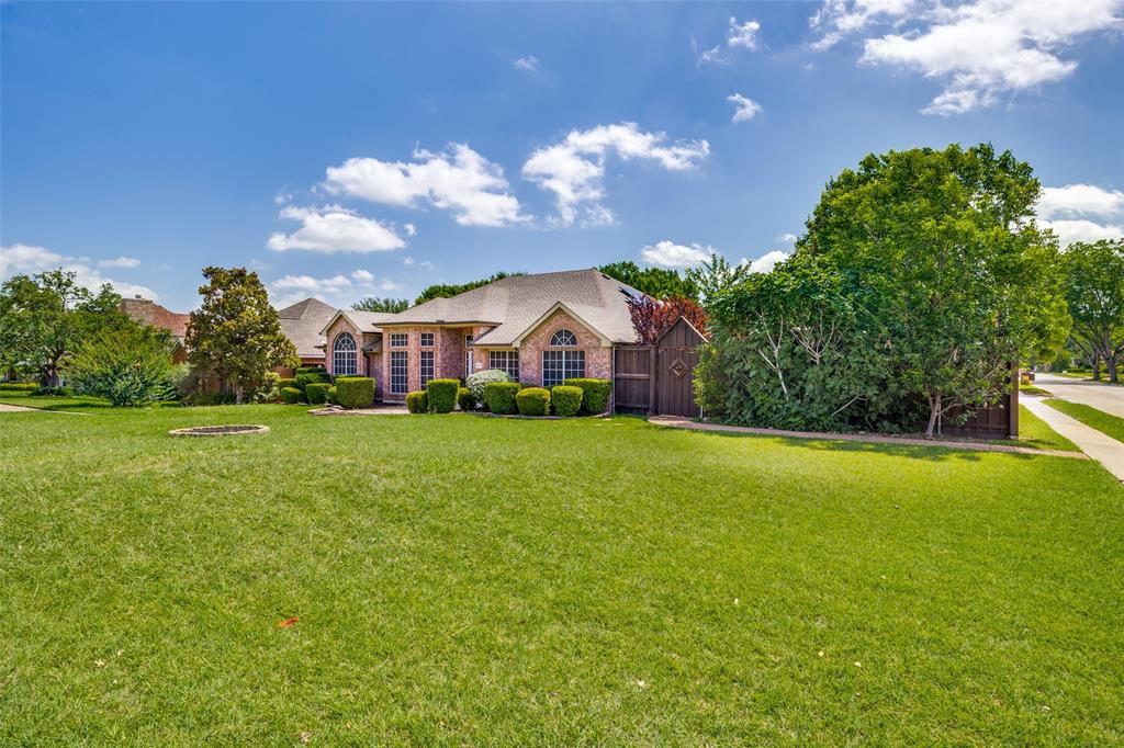 2100 Los Rios Boulevard Property Photo 1