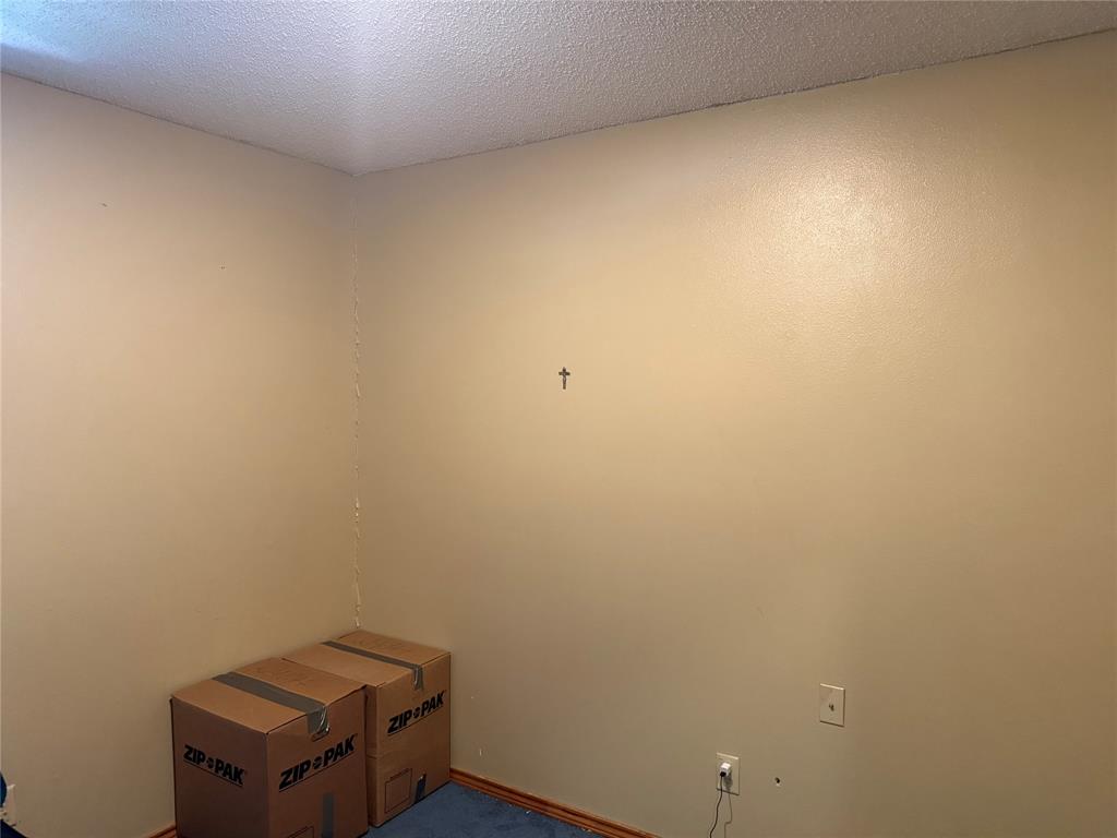 417 W Harris Street Property Photo 10