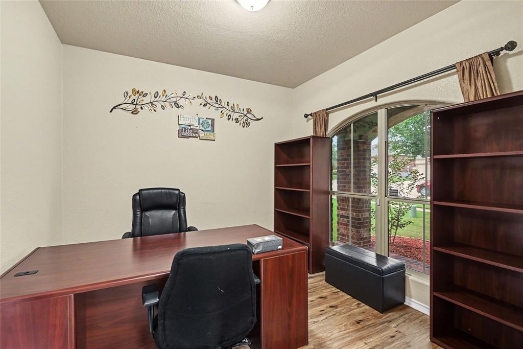 8208 Sleeping Doe Drive Property Photo 6