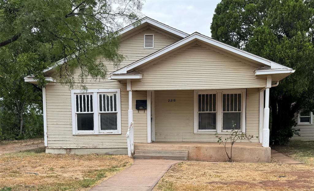2218 State Street Property Photo 1