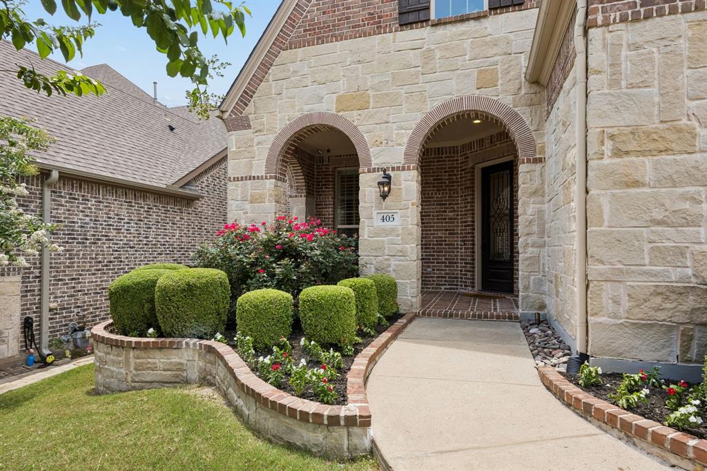 405 Cypress Garden Drive Property Photo 4