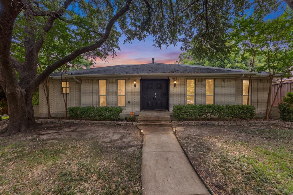 2304 Babalos Lane Property Photo 1
