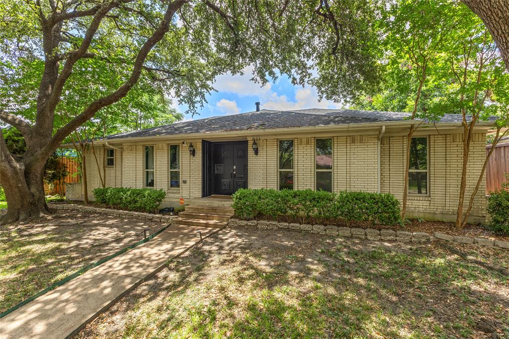 2304 Babalos Lane Property Photo 3