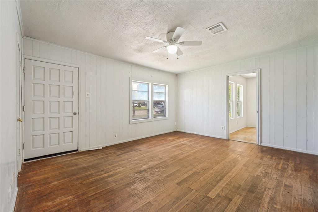 1814 Refinery Road Property Photo 3