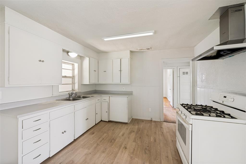 1814 Refinery Road Property Photo 6