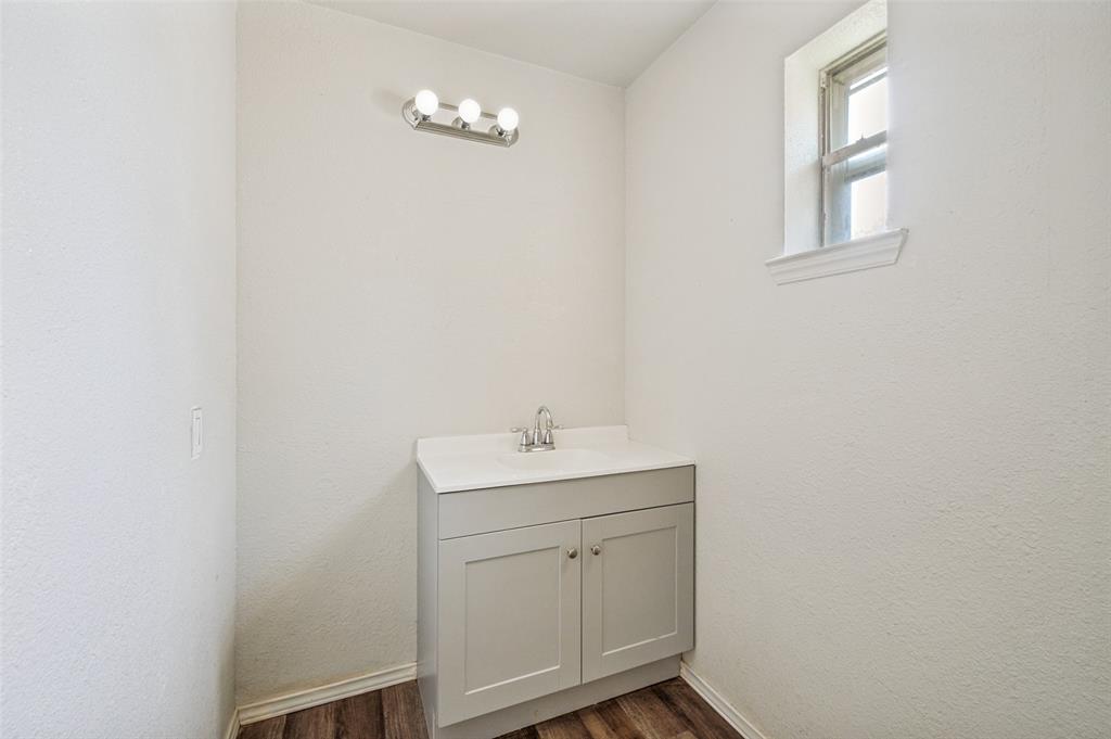 1814 Refinery Road Property Photo 12