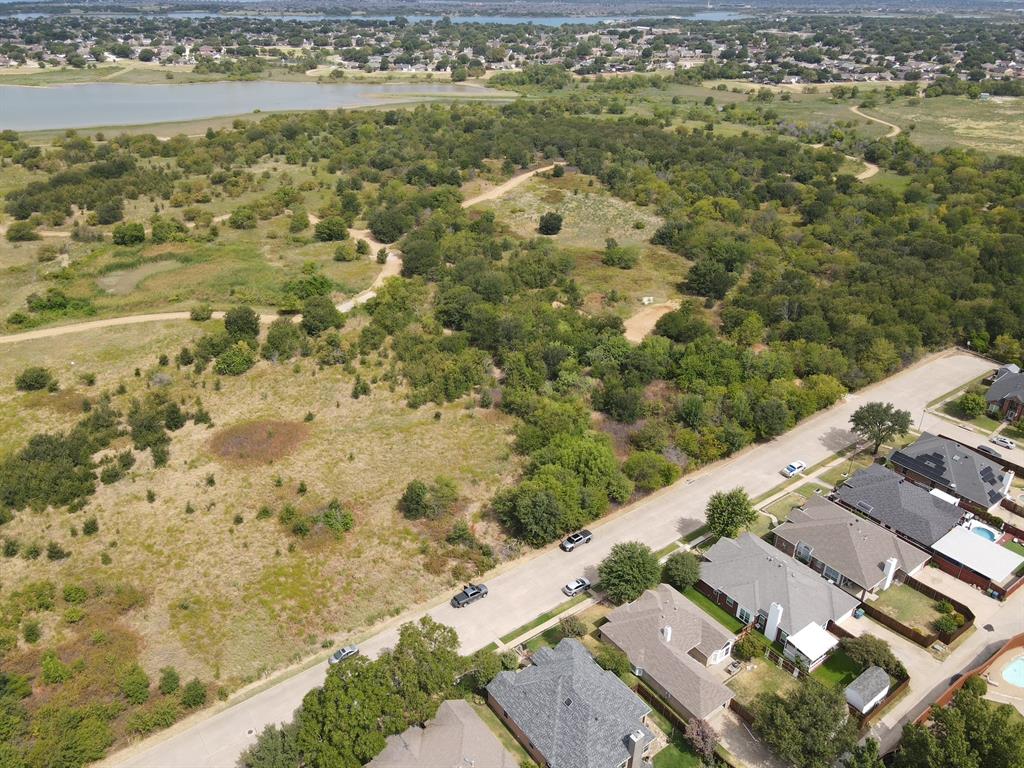 5080 Lakeshore Boulevard Property Photo 8