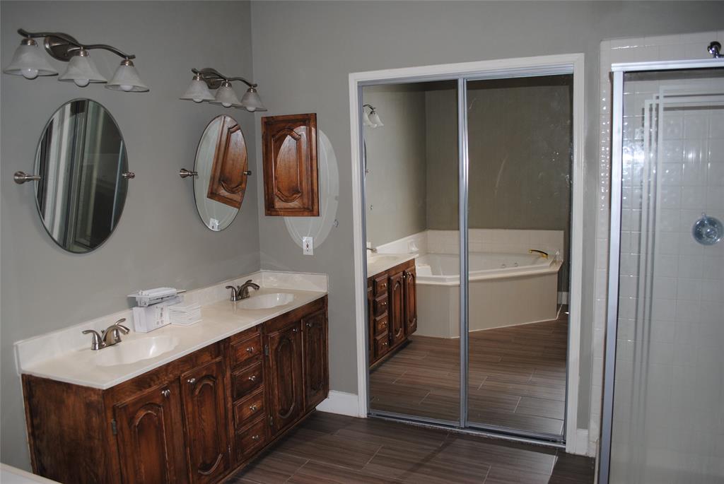 5080 Lakeshore Boulevard Property Photo 26