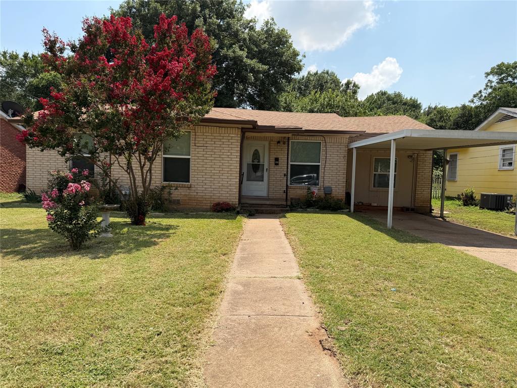 809 S Van Buren Property Photo 1