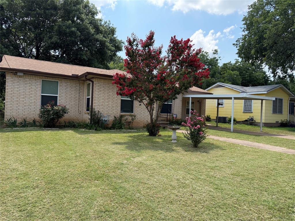 809 S Van Buren Property Photo 2