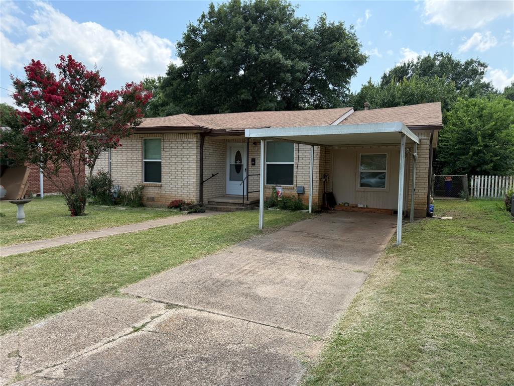 809 S Van Buren Property Photo 3