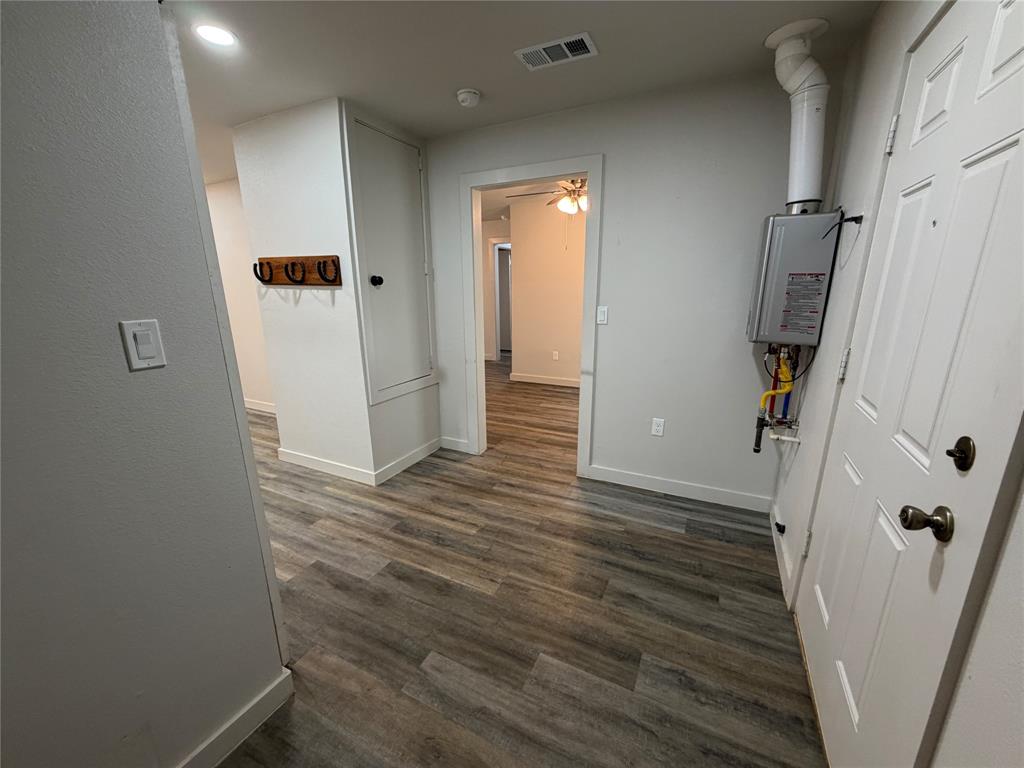 809 S Van Buren Property Photo 8