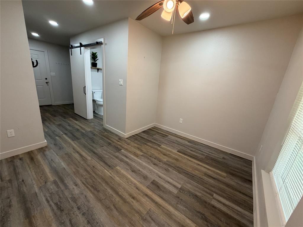 809 S Van Buren Property Photo 9