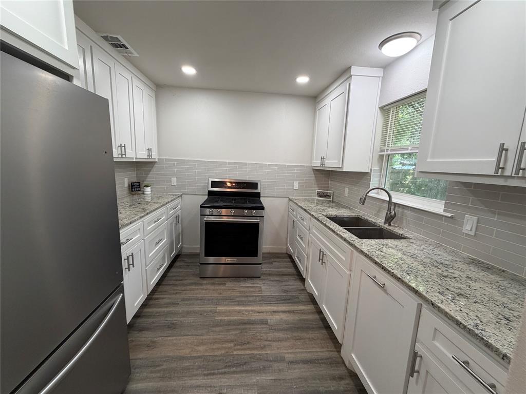 809 S Van Buren Property Photo 13