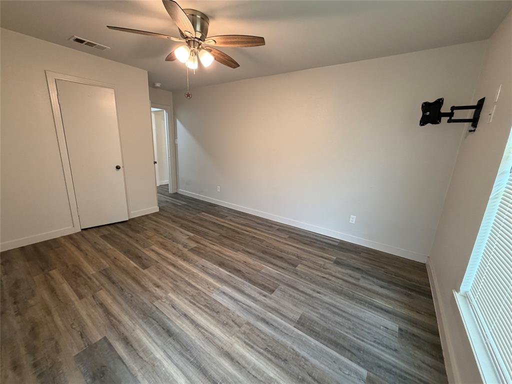 809 S Van Buren Property Photo 18