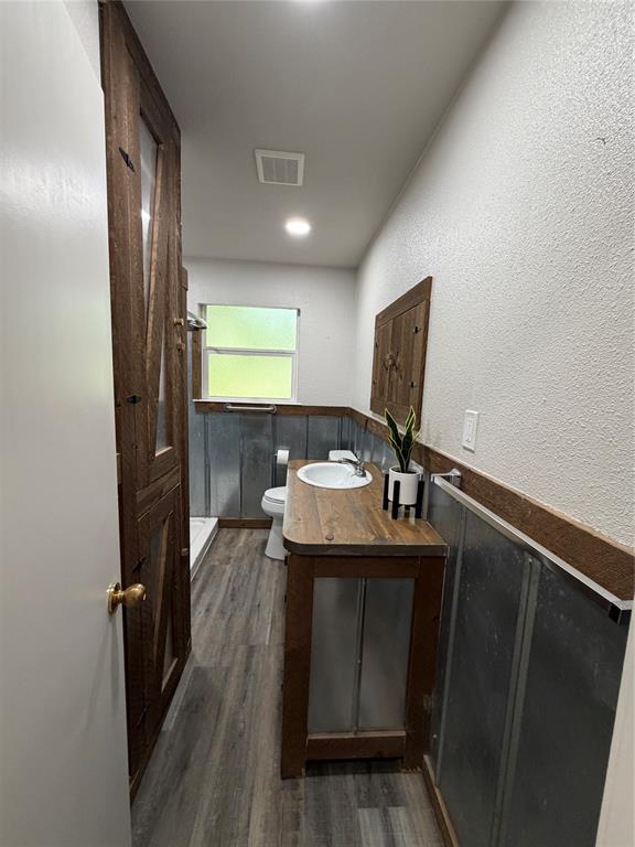 809 S Van Buren Property Photo 19