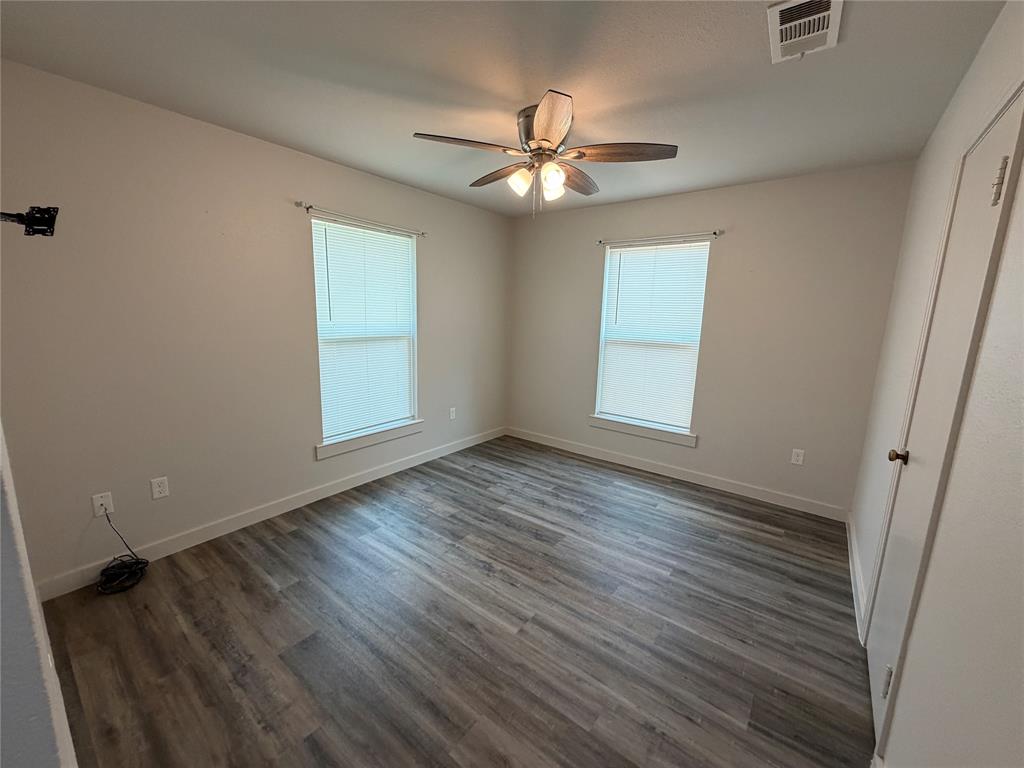 809 S Van Buren Property Photo 23