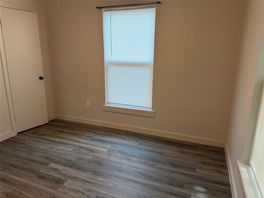 809 S Van Buren Property Photo 28