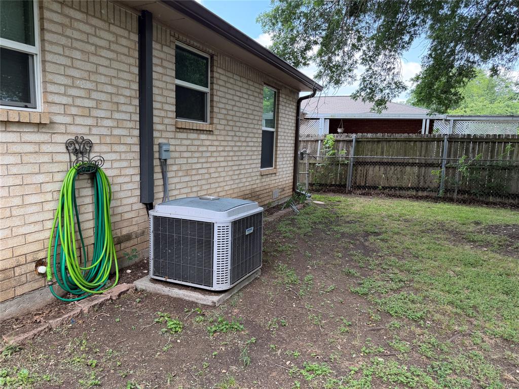 809 S Van Buren Property Photo 31