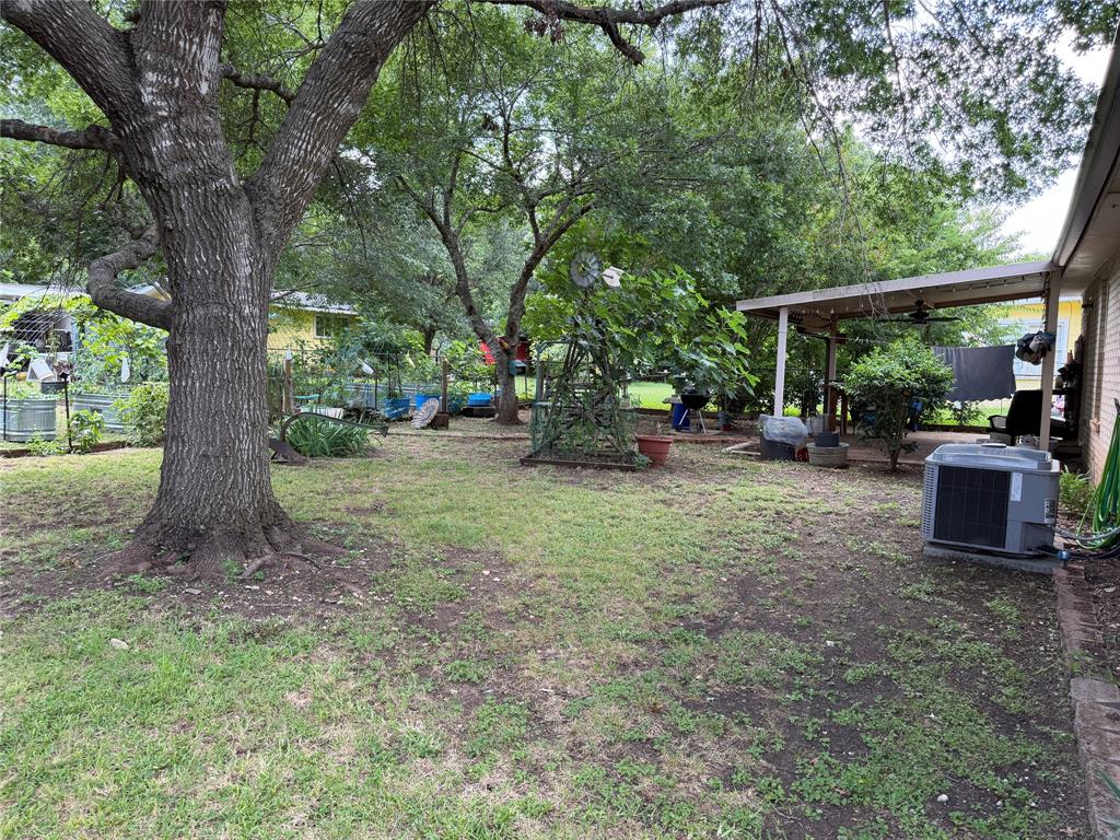809 S Van Buren Property Photo 32