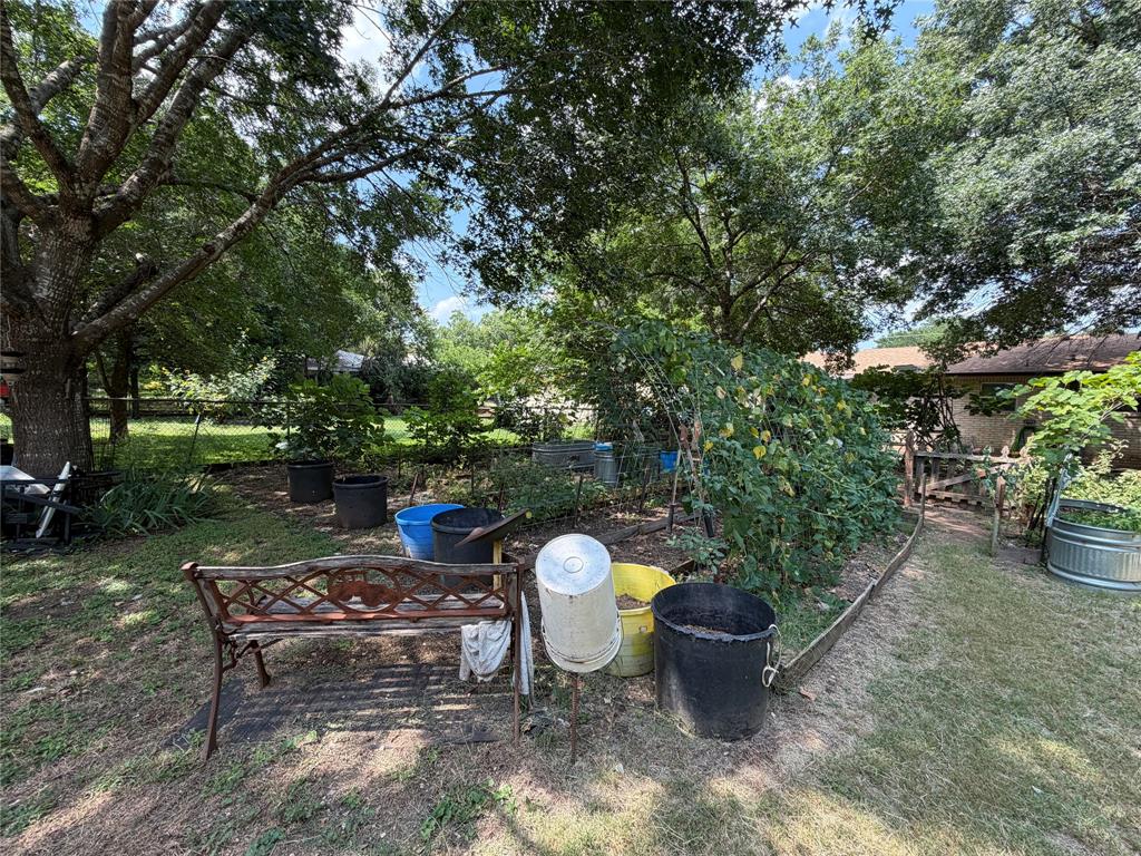 809 S Van Buren Property Photo 34
