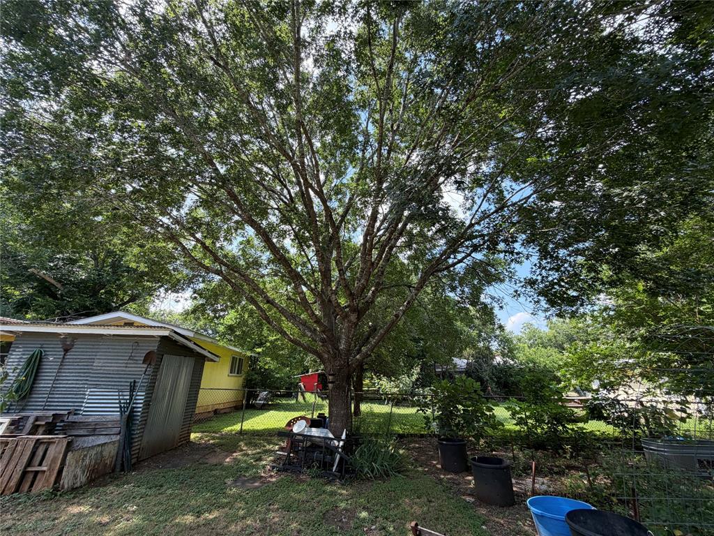 809 S Van Buren Property Photo 35
