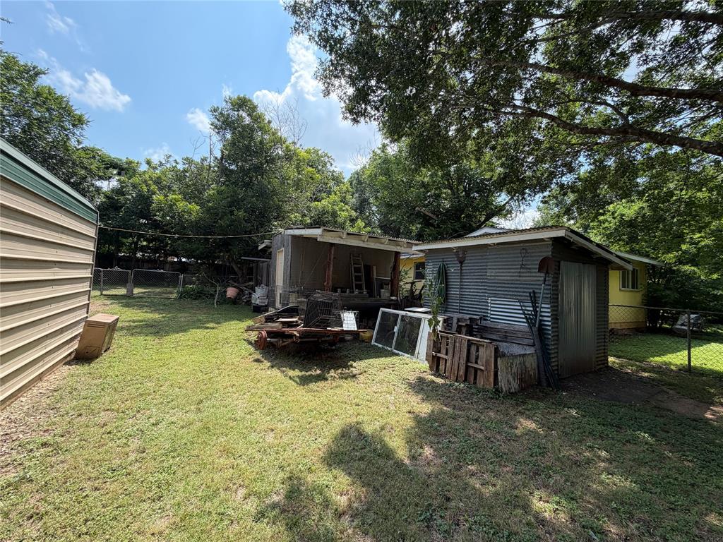 809 S Van Buren Property Photo 37