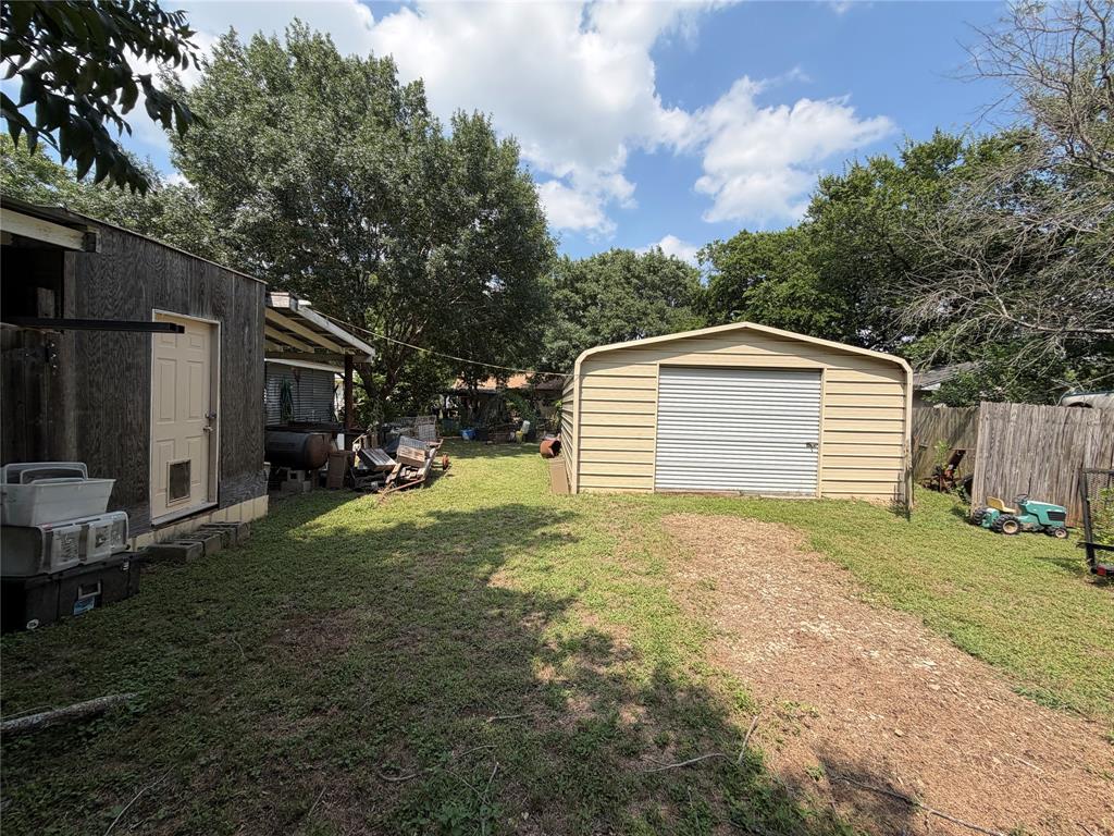 809 S Van Buren Property Photo 39