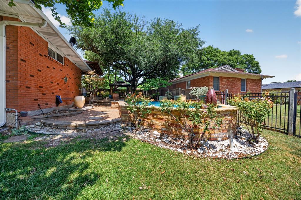 9840 Twin Creek Drive Property Photo 8