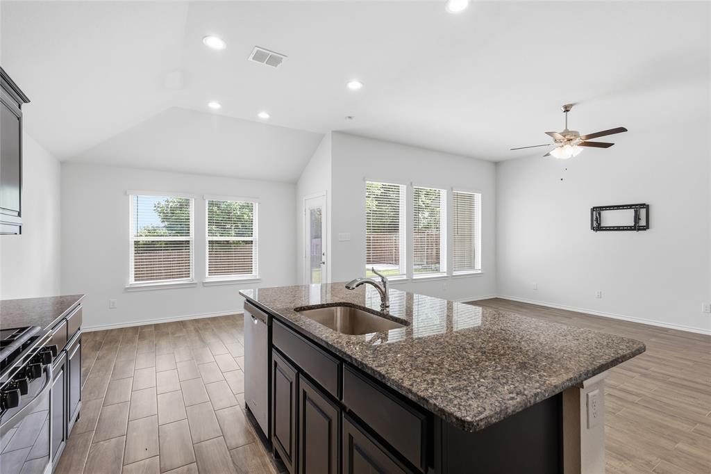 1836 Agarito Drive Property Photo 9