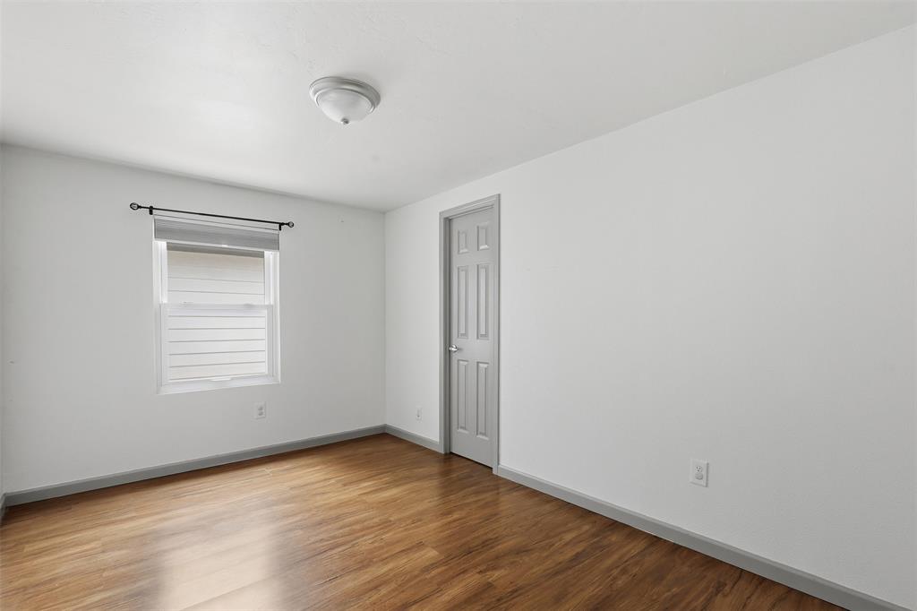 907 Quail Run Property Photo 12