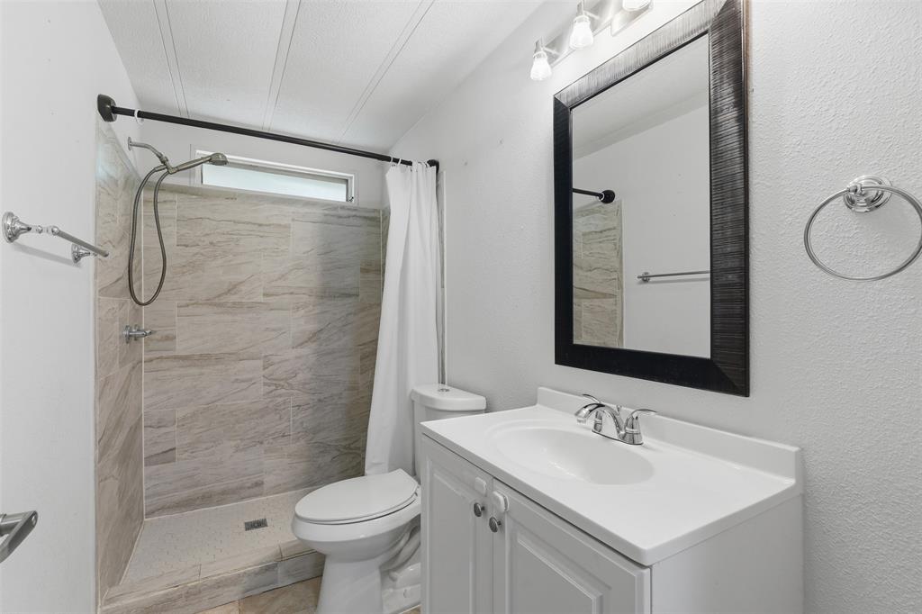 907 Quail Run Property Photo 14
