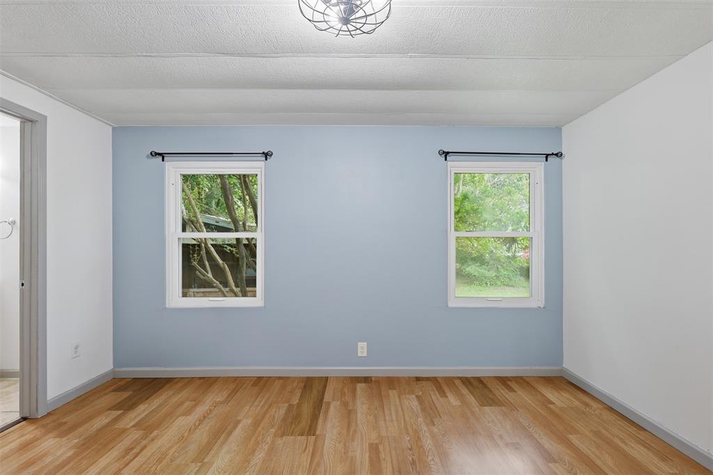 907 Quail Run Property Photo 16